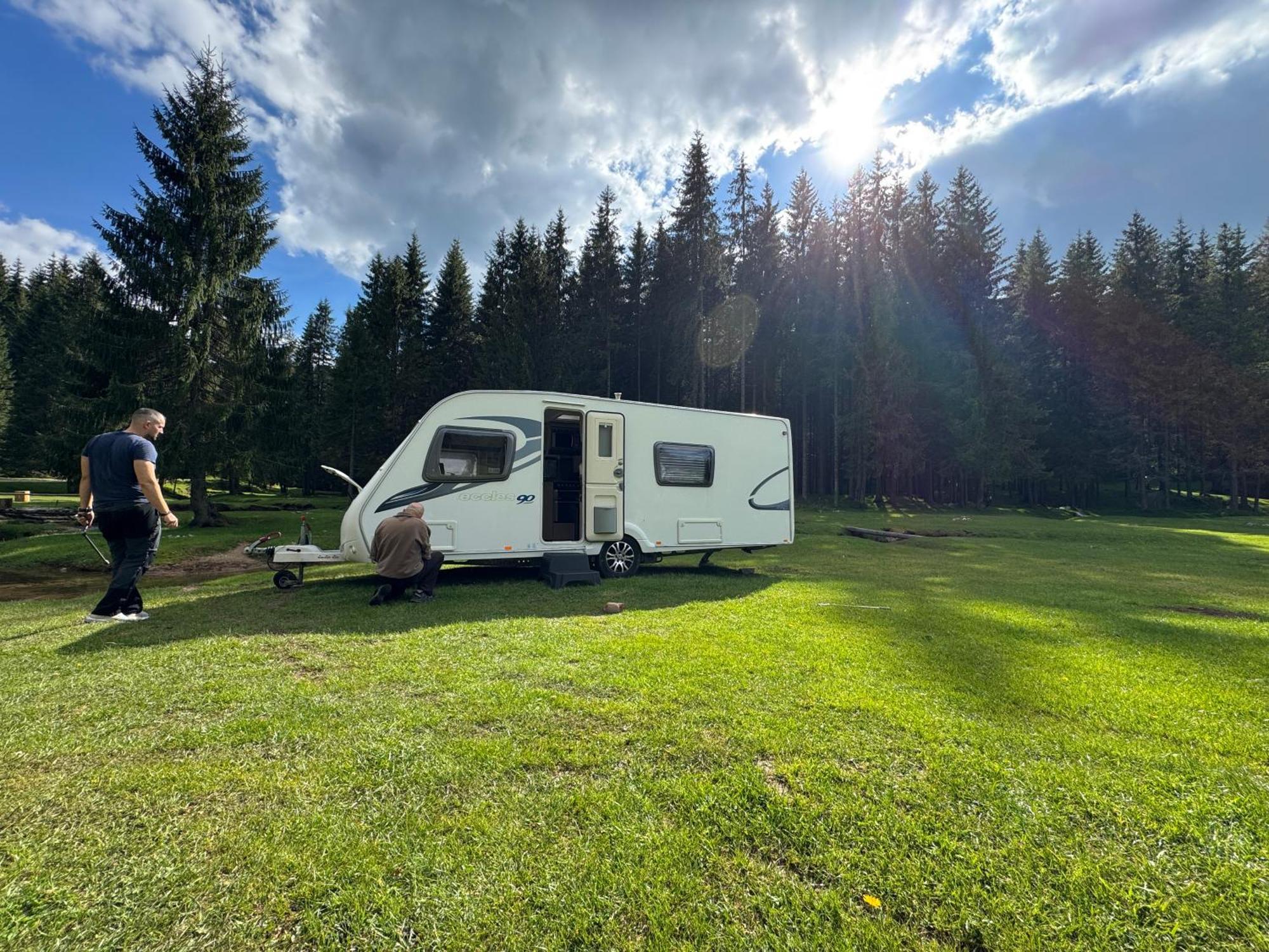 Camping Apusenia Caravan Escape Padis - Glavoi